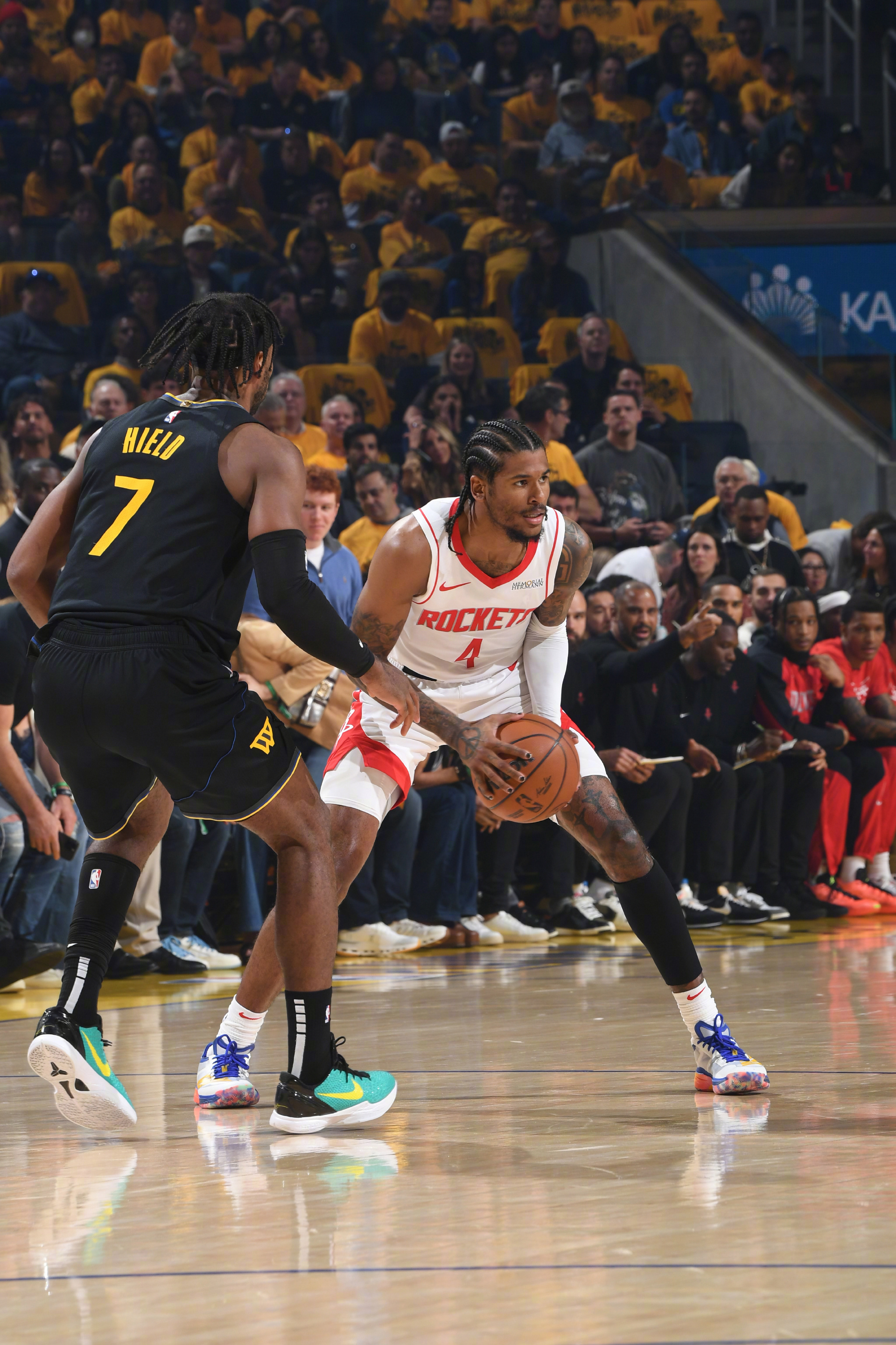 今晚NBA季后赛传出新动向，皇家马德里外线爆发，管理层表态——赛场秩序良好，更衣室氛围转暖的简单介绍-满冠体育